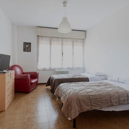 Fare Bnb - Room Pappagnocca Reggio Emilia Exterior photo