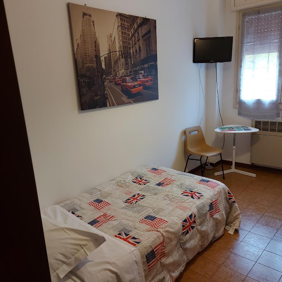 Fare Bnb - Room Pappagnocca Reggio Emilia Exterior photo