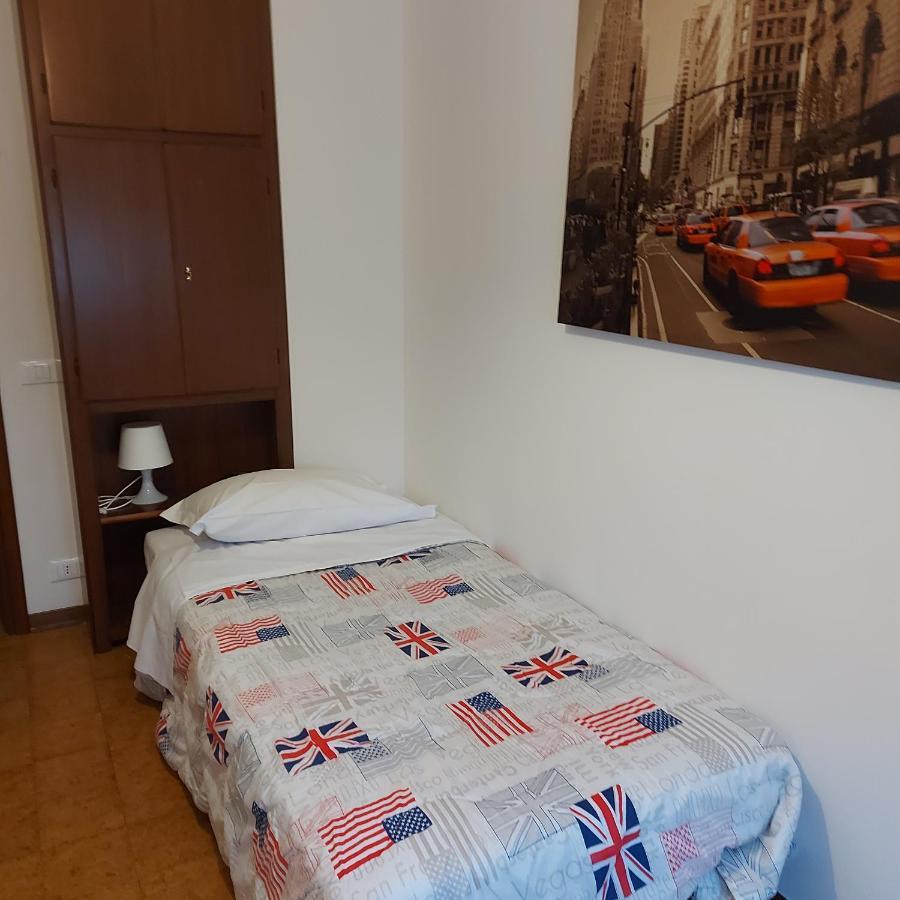 Fare Bnb - Room Pappagnocca Reggio Emilia Exterior photo